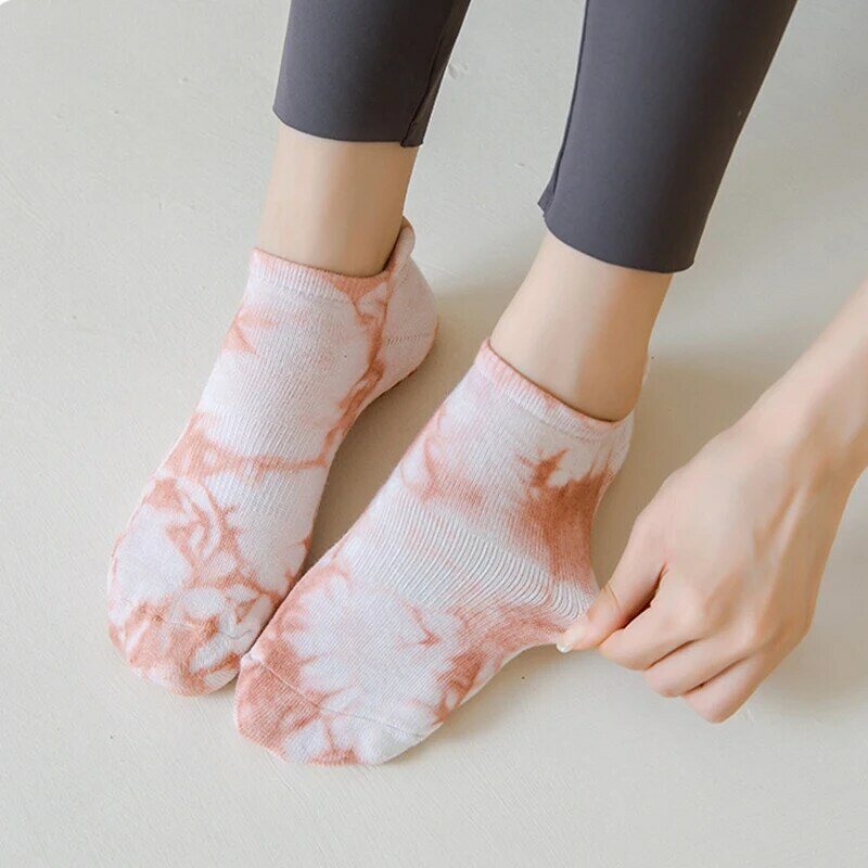 ถุงเท้าโยคะผ้าฝ้ายมัดย้อมทำจากซิลิโคนของผู้หญิงถุงเท้าจับพิลาทิสกันลื่นถุงเท้าข้อต่ำ