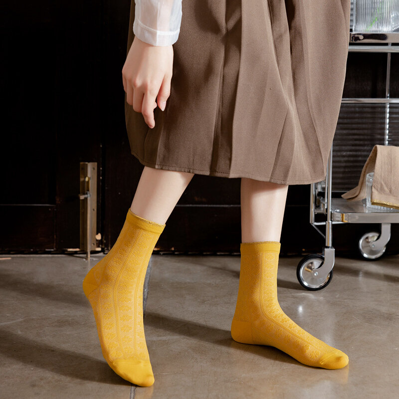 Nuovi calzini vuoti calzini a tubo medio da donna calzini in cotone sottile traspirante in rete di colore solido giapponese