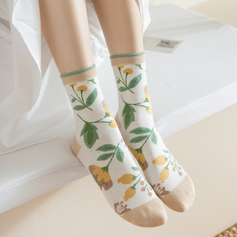 New mid-tube straight cotton women's socks cute squirrel Japanese ins flower pile socks