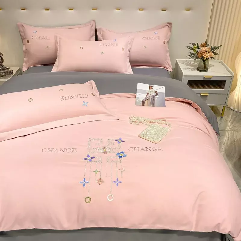 Pele-Friendly cama bordado escovado, luxo luz conjunto de quatro peças, solteiro, lençol casal, colcha tampa