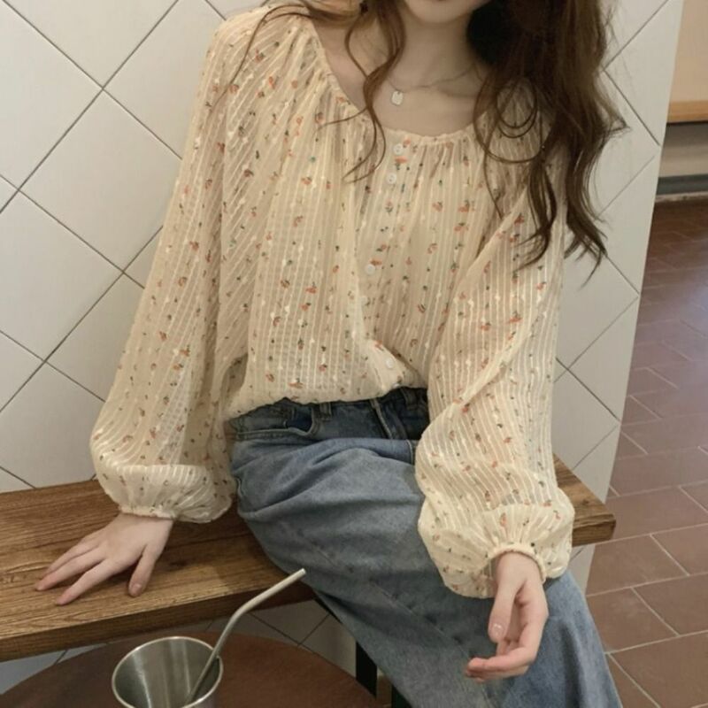 Camisa floral de manga lanterna, novo design, gola redonda, top de corte de peito único, blusa plissada