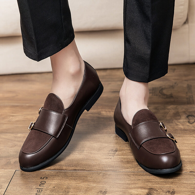 Nowa dżinsowa tkanina kratowa obuwie męskie letnie oddychające męskie wsuwane na szpiczaste mokasyny skórzane buty