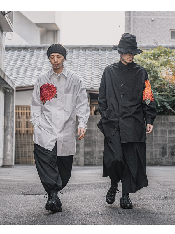 Dark สไตล์ญี่ปุ่นปักลายดอกไม้ต้นฉบับชายเสื้อและเสื้อสำหรับสตรี Homme Unisex Oversize เสื้อผู้ชายเสื้อผ้า
