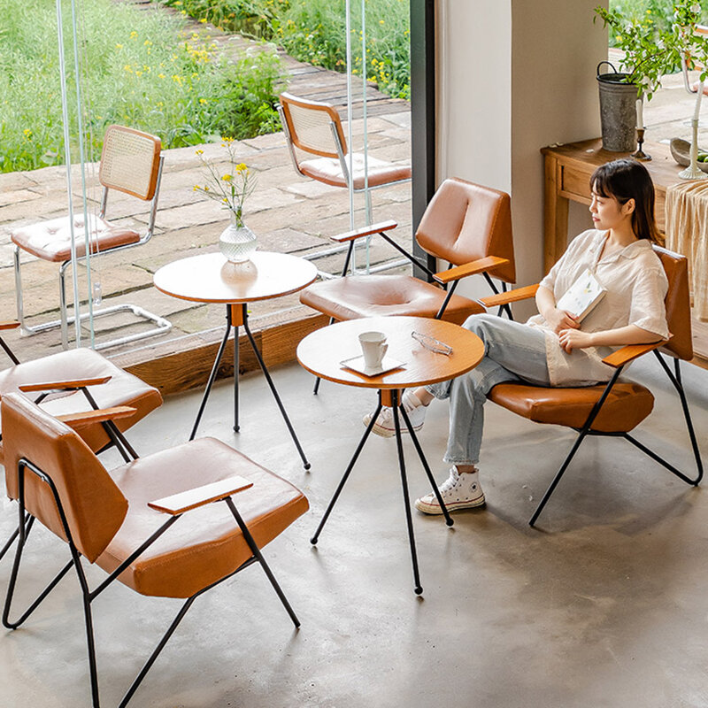 โต๊ะกาแฟสไตล์วินเทจสำหรับร้านอาหารโต๊ะกาแฟแบบเรียบง่ายทำจากไม้กลมเฟอร์นิเจอร์สไตล์นอร์ดิกสำหรับคาเฟ่