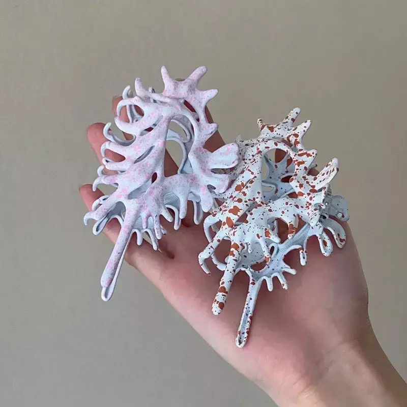 Creativity Unique Colorful Alien Metal Conch Hair Claws for Women Girl Y2K Hollow Headwear Shell Crab Hair Clip Hair Accessories