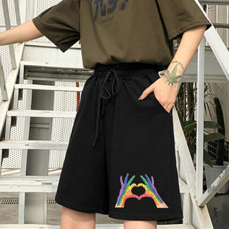 Modne szorty damskie z miłosnym nadrukiem seria gumką damskie spodenki sportowe Harajuku słodkie casualowe w stylu Streetwear przycięte spodnie