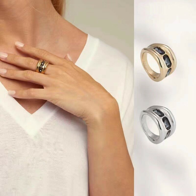 2024UNOde50 Gorąco sprzedający się wysokiej jakości, wykwintny pierścionek z klejnotem, romantyczny prezent jubilerski dla kobiet w Europie i Ameryce