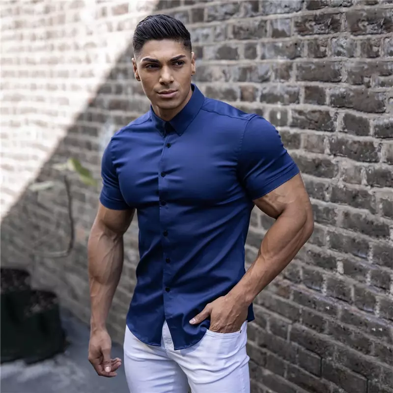 Mężczyźni moda na co dzień z krótkim rękawem koszulka Solid Super cienki Fit męskie formalna sukienka biznesowa koszula marki mężczyźni Fitness odzież sportowa
