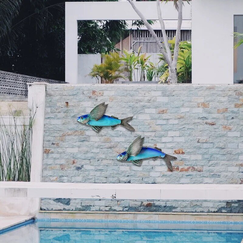 2pcs Metal Flying Fish Wall Decor Sculpture Coastal Art Hanging Glass for Indoor Bathroom Outdoor Beach Garden Living Room