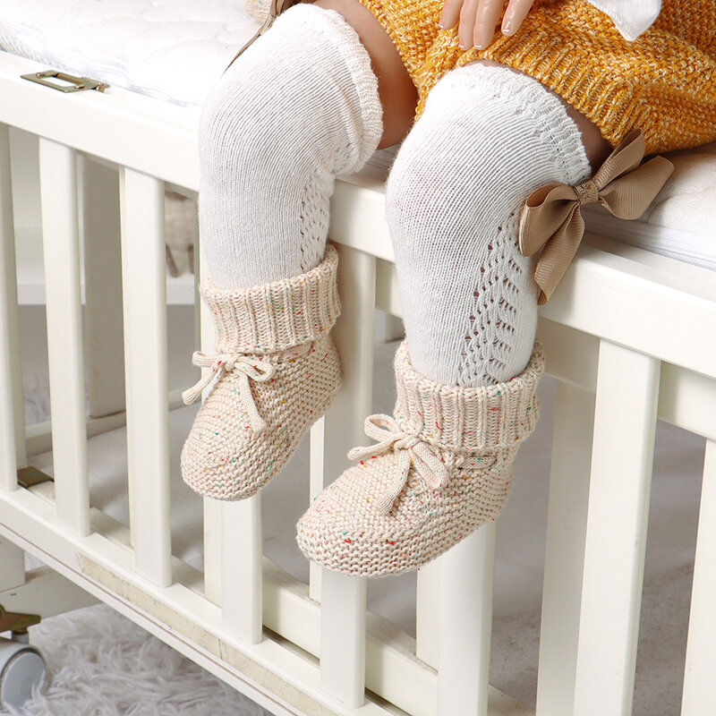 生まれたばかりの赤ちゃんのための手作りの綿ニットブーツ,幼児のための暖かい靴,滑り止め,幼児のためのファッショナブルな靴0-18m