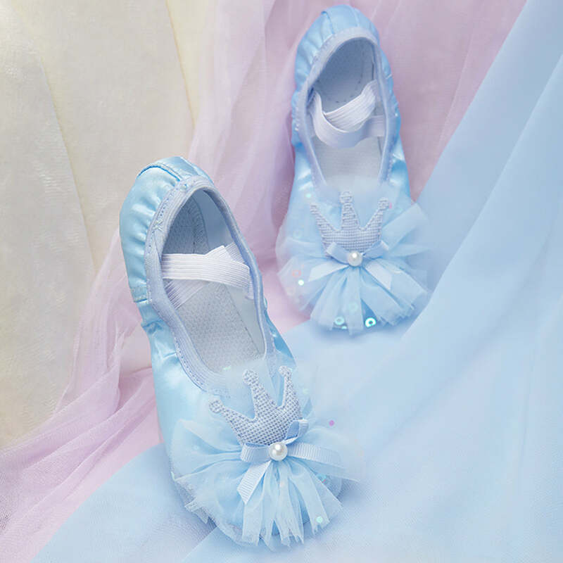 Zapatos de Ballet para niños y niñas, calzado de baile profesional de satén con encaje de corona, suela suave, zapatos de princesa de entrenamiento profesional