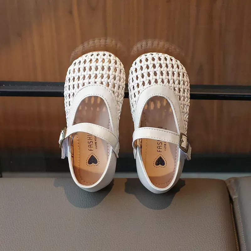 Girls Sandals Summer Korean Style Children Cut-outs Beach Shoes Fashion Solid Color Kids Causal Braided Flat Sandals Soft Bottom