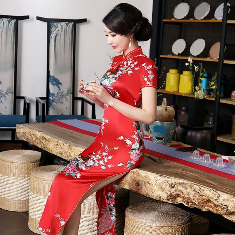 Donne Cheongsam Vintage cinese colletto alla coreana ricamo floreale abito con spacco alto Qipao elegante abito da banchetto Cheongsam da donna