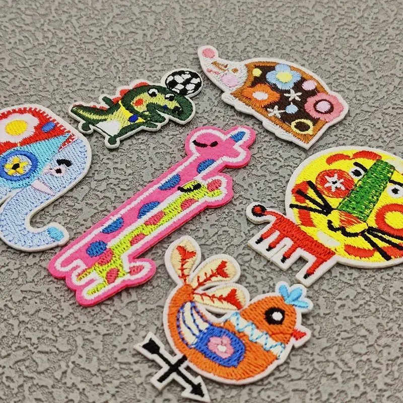 Cartoon Embroidery Patch DIY Lion Elephant Giraffe Cloth Sticker Iron on Patches Kids Clothes Badges Bag Hat Fabric Accessories