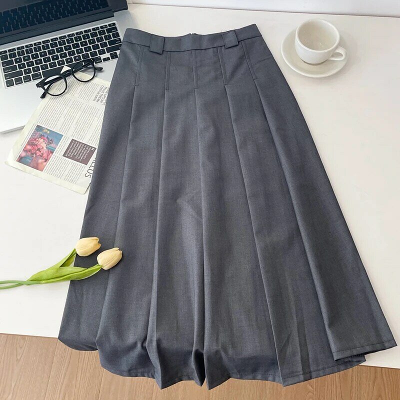 Demi-jupe plissée taille haute, mi-longue, trempée, tempérament, gris, été