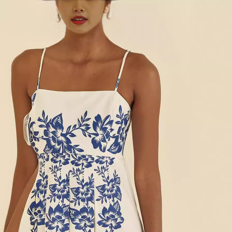 Nowość na wiosnę/lato 2024: symetryczna sukienka z szelkami w stylu etnicznym