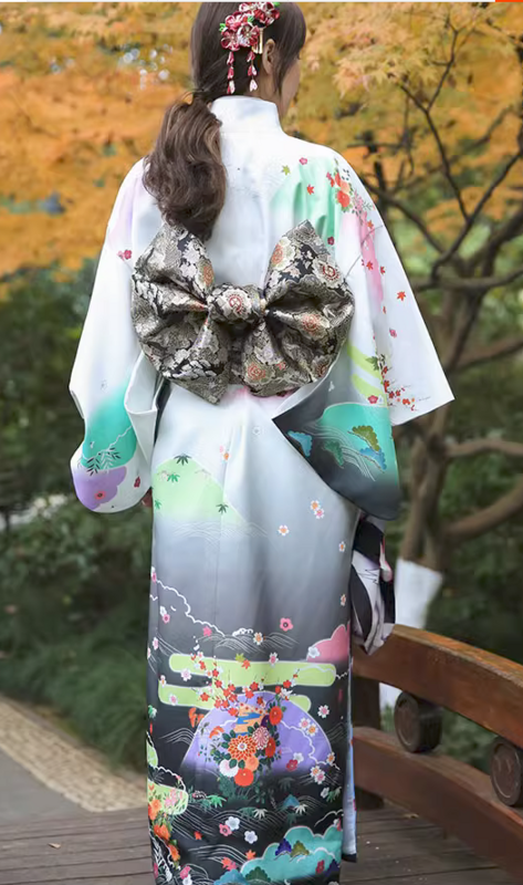 بدلة مذيعة للمشاهير على الإنترنت من مرحلة كوس رسمية من الكيمونو اليابانية المحسنة
