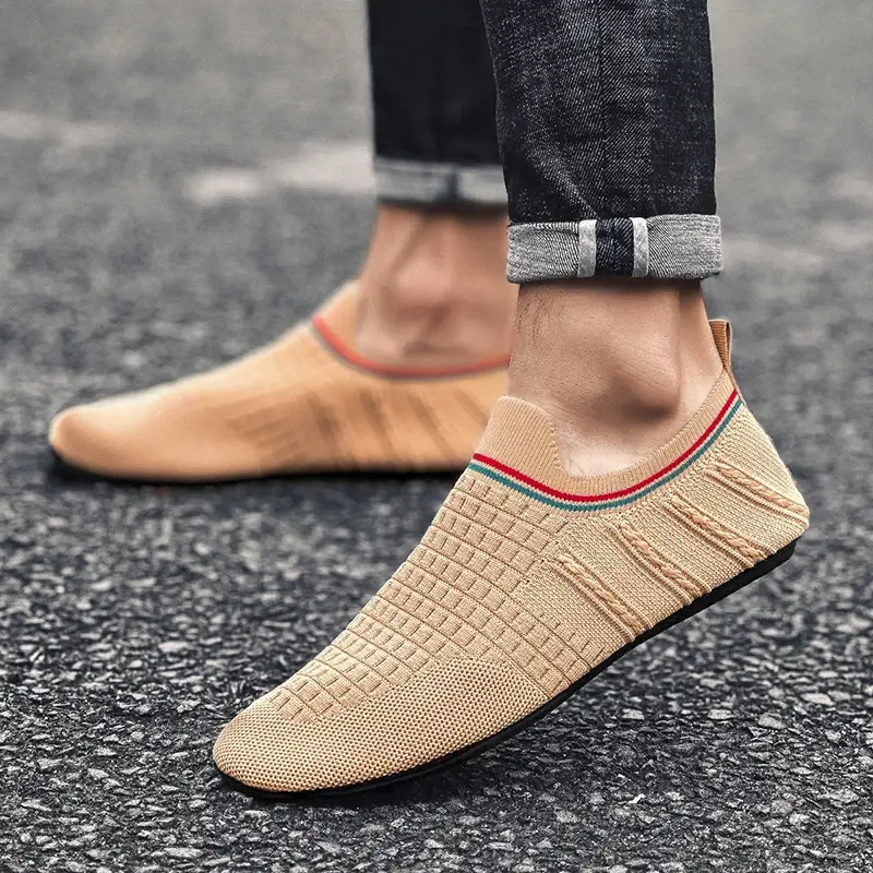 Sepatu pantofel pria, Kasut datar kualitas tinggi untuk berkendara lembut, jala bernafas kasual musim panas untuk lelaki