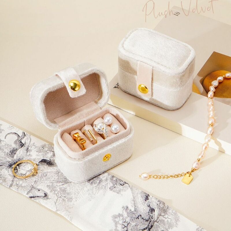 Portable Plush Velvet Jewelry Box para Mulheres, Flanela Travel Storage Case, Jewelry Organizer