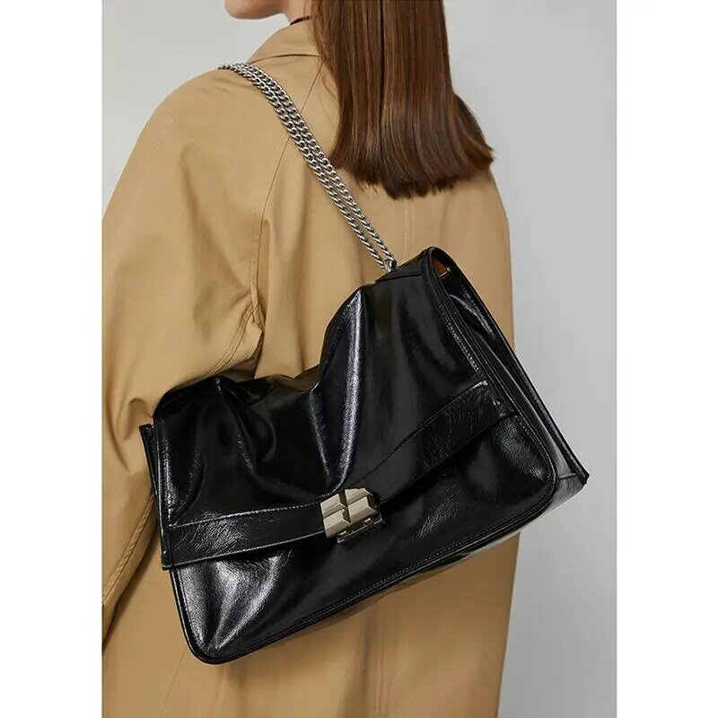 Женская сумка-хобо с цепочкой, на одно плечо
