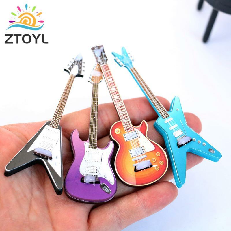 1/12 Dollhouse Guitar Toys Dollhouse Musical Instrument Model Dolls House Decoration Accessories