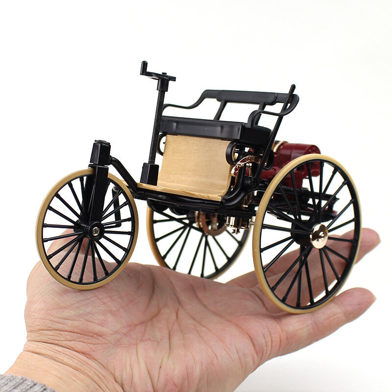1Pc 1:12 1886 Vintage Classic Car No.1 modello di auto in lega simulazione triciclo tirare indietro giocattolo per la collezione regalo per bambini