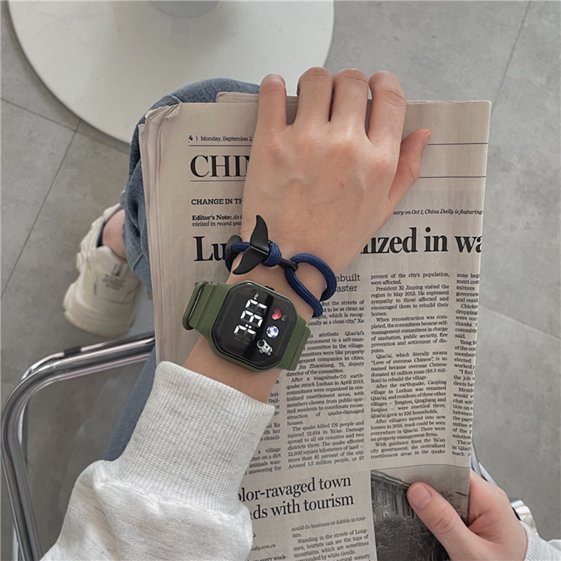 Modne dziecięce cyfrowe zegarki na rękę świecące zegarki sportowe dla dziewczynek zegarek dla chłopców dzieci pasek silikonowy prezenty zegarek studencki