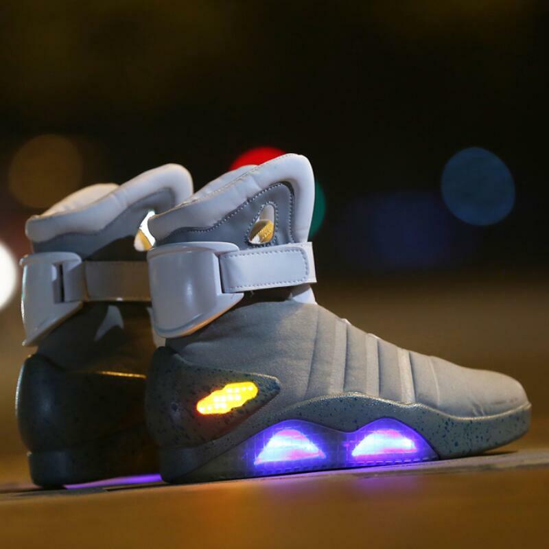 Chaussures de skateboard LED pour hommes, femmes, garçons et filles, chaussures lumineuses rechargeables par USB, chaussures de fête pour hommes, bottes de soldat cool, neuves