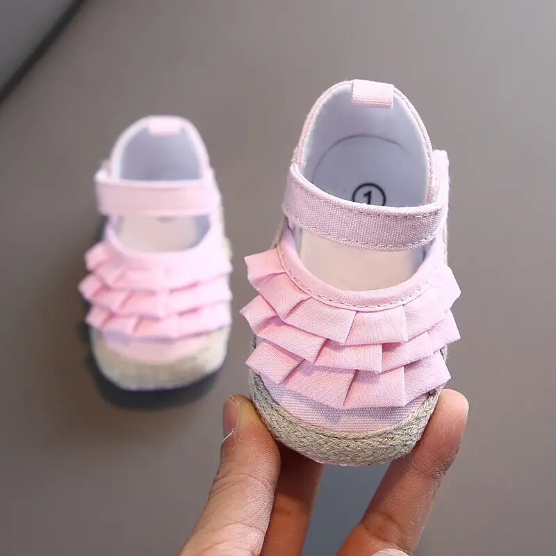 أحذية مضادة للانزلاق لطفلة ، أحذية الأميرة مع نسيج ناعم وحيد ، تصميم زهرة لطيف ، لأول مشوا ، جديد ، 0-18days