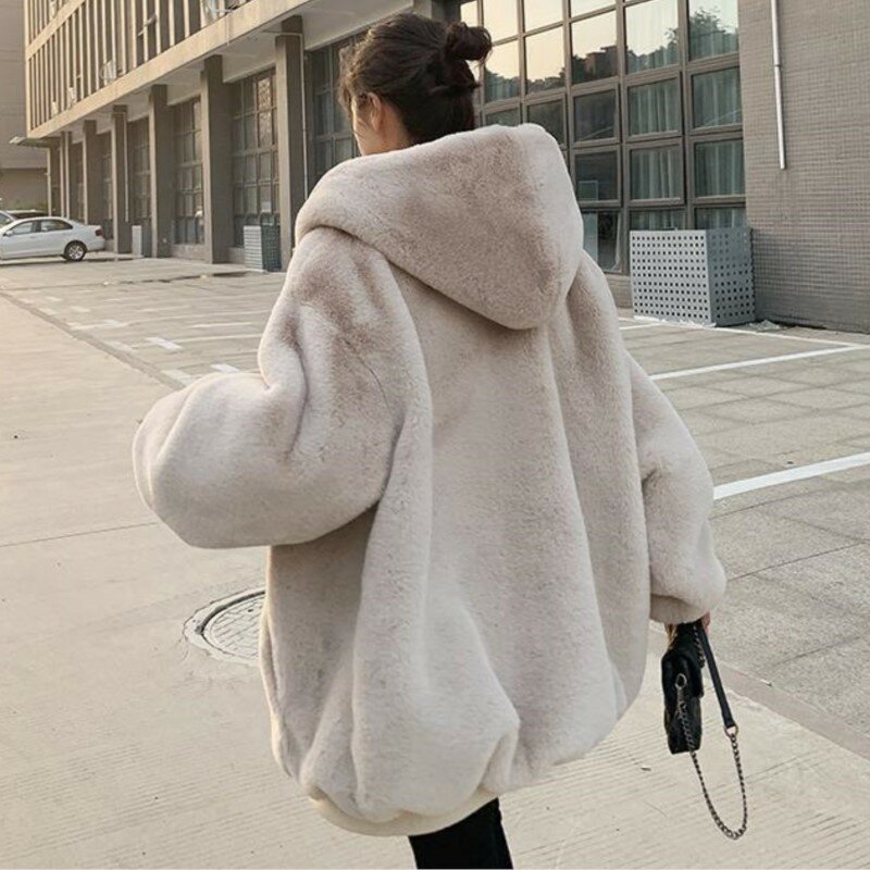Jaket bulu kelinci imitasi wanita, jaket bulu kelinci imitasi ukuran sedang hangat tebal, jaket bertudung Musim Dingin 2024
