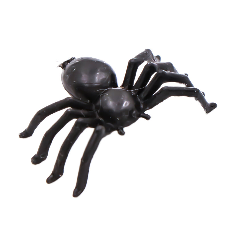 Arañas pequeñas de plástico negro para decoración de Halloween, juguetes de araña falsos, broma divertida, accesorios realistas, 50 piezas