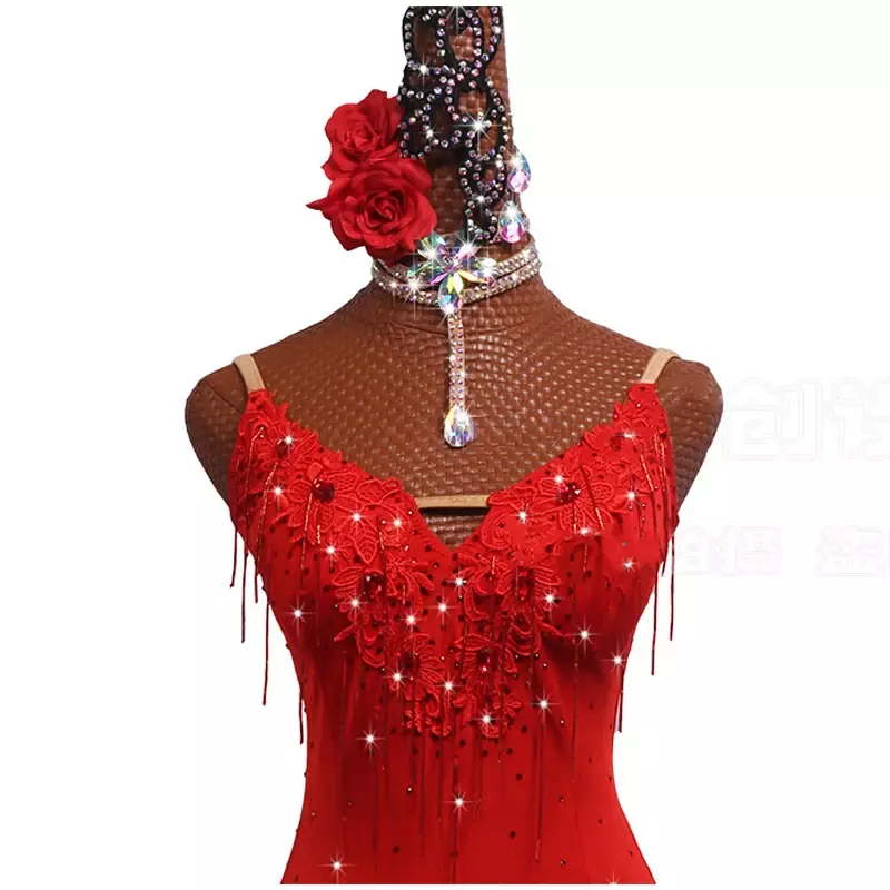ชุดเดรสทางการเต้นละตินสำหรับผู้หญิงเสื้อผ้าสำหรับผู้ใหญ่สีแดงพู่ห้อยแบบกำหนดเองได้