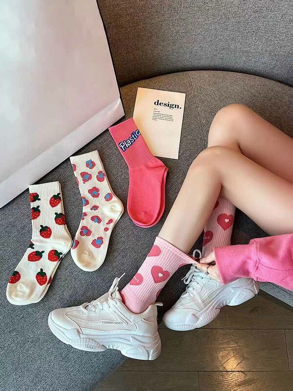 Женские носки Kawaii, клубника, Harajuku, забавные, милые, хлопковые, милые, счастливые носки, белые, для девушек, новинка, для девочек, рождественский подарок, Calsetines