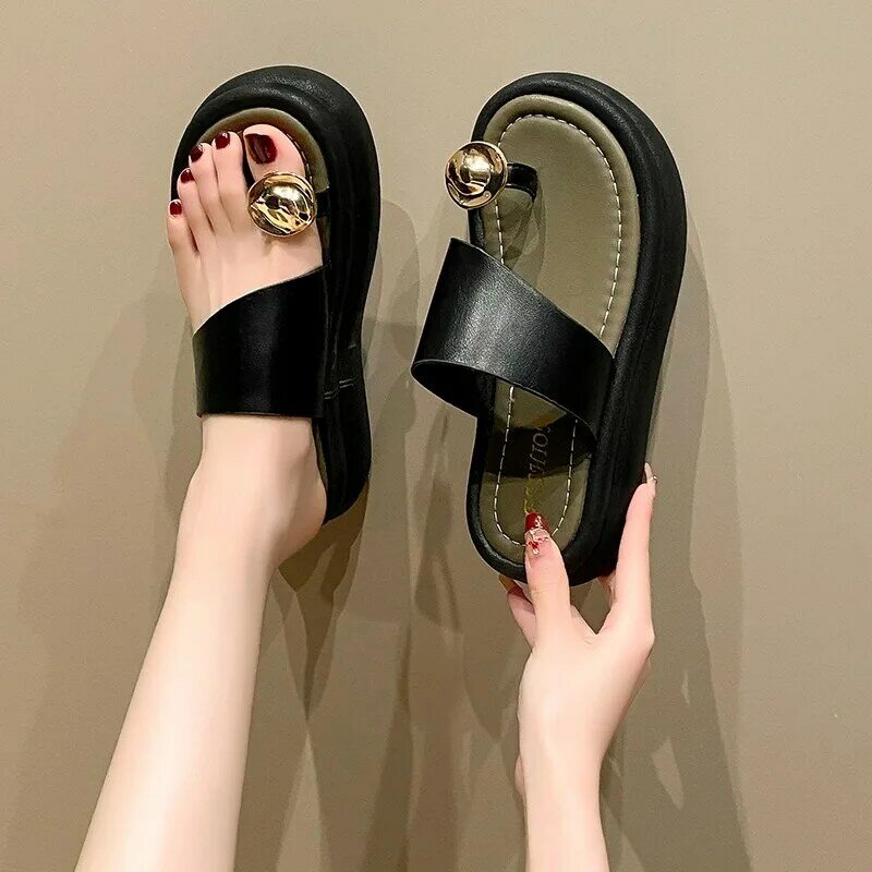 DOGHC testa tonda Set Toe Slip-on decorazione in metallo fondo morbido superficie morbida fondo spesso 2024 estate pantofole da donna di nuova moda