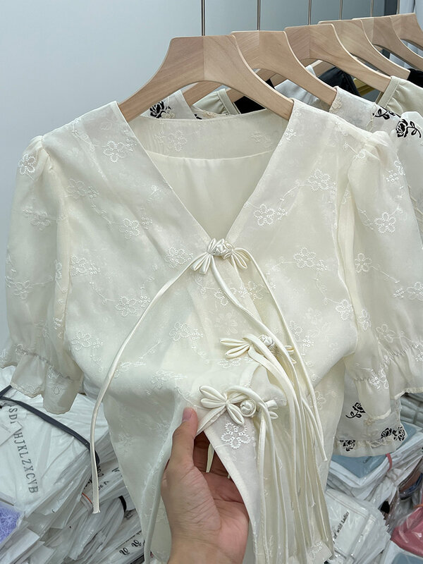 قميص نسائي وبلوزات بنمط كوري هاراجوكو موضة المشمش بطبعة ورود كاواي ورقبة على شكل حرف v وأربطة ملابس علوية لصيف 2023