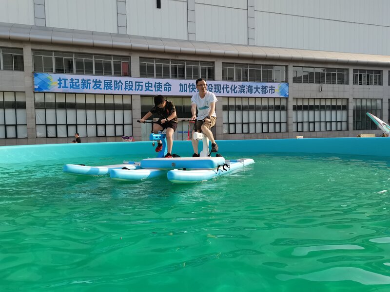 2023 Wasser Fahrrad Wasserpark Spielgeräte Tretboot Großhandel Wasser Fahrrad Tretboot mit geringem Gewicht