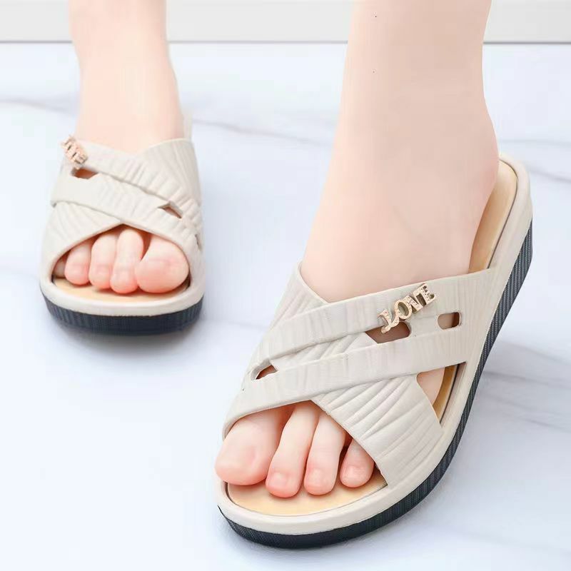 New Women's Summer One Word Wedges Slippers Free Shipping Soft Sole Non Slip Home Slipper Outdoor Beach Slippers Mom's Slippers