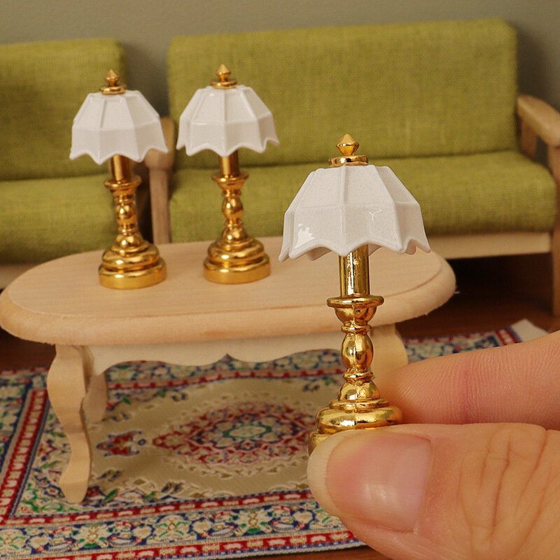 2 sztuk 1:12 domek dla lalek miniaturowa francuska lampa biurkowa światła budzik Mini lampka nocna sypialnia salon meble do domu zabawkowy model