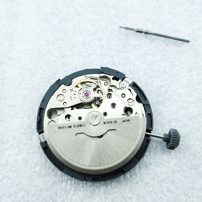 8285 Japanese mechanical high precision automatic winding movement, beating 21600 times per hour
