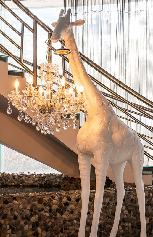 Lámpara de pie con forma de jirafa para sala de exposiciones, candelabro de colgante de luz de estilo nórdico, diseño artístico, sentido moderno, personalidad creatividad de pie