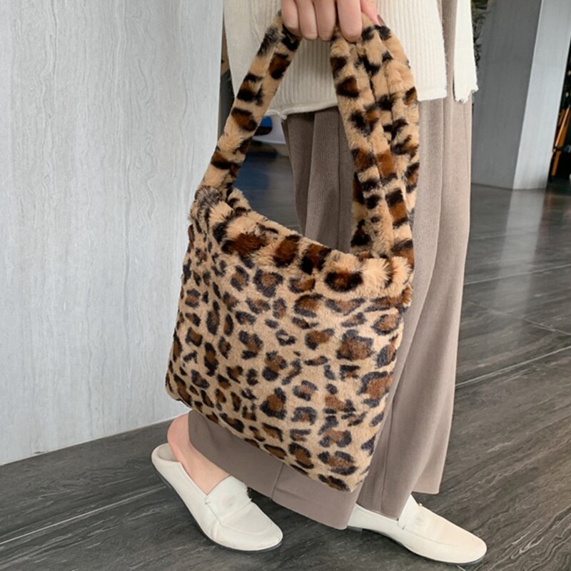 Leopard Print Plush Women's Shoulder Bag Fashion Retro Warm Handbag Large Capacity Casual Messenger Bag