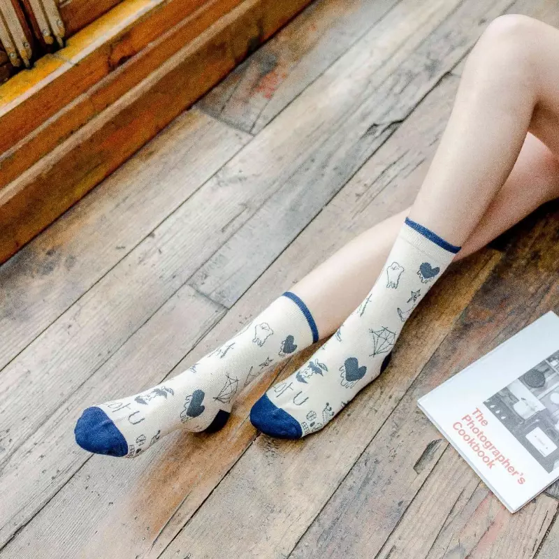 Женские носки, модные носки средней длины в стиле Харадзюку, женские модные весенне-осенние уличные длинные носки с персонализированным граффити
