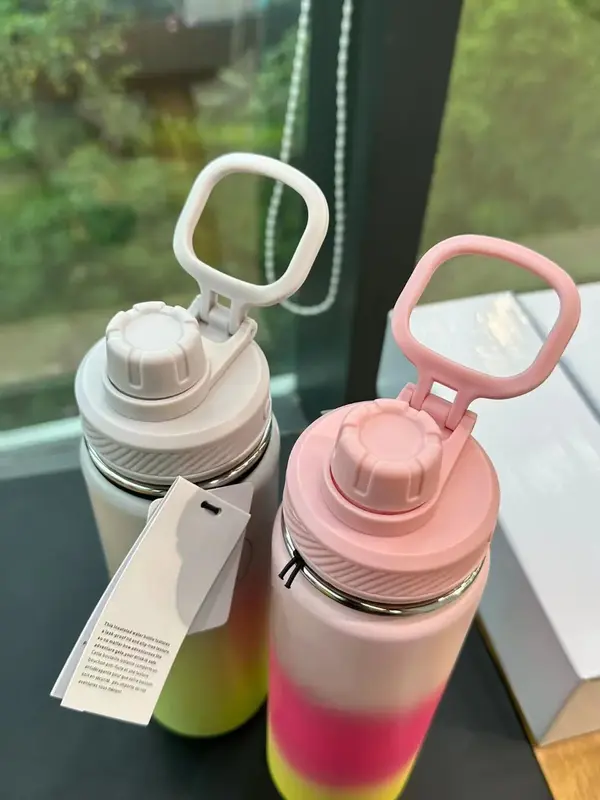 Sportowa butelka na wodę butelka wody do jogi kubek izolowany na świeżym powietrzu dla mężczyzn i kobiet
