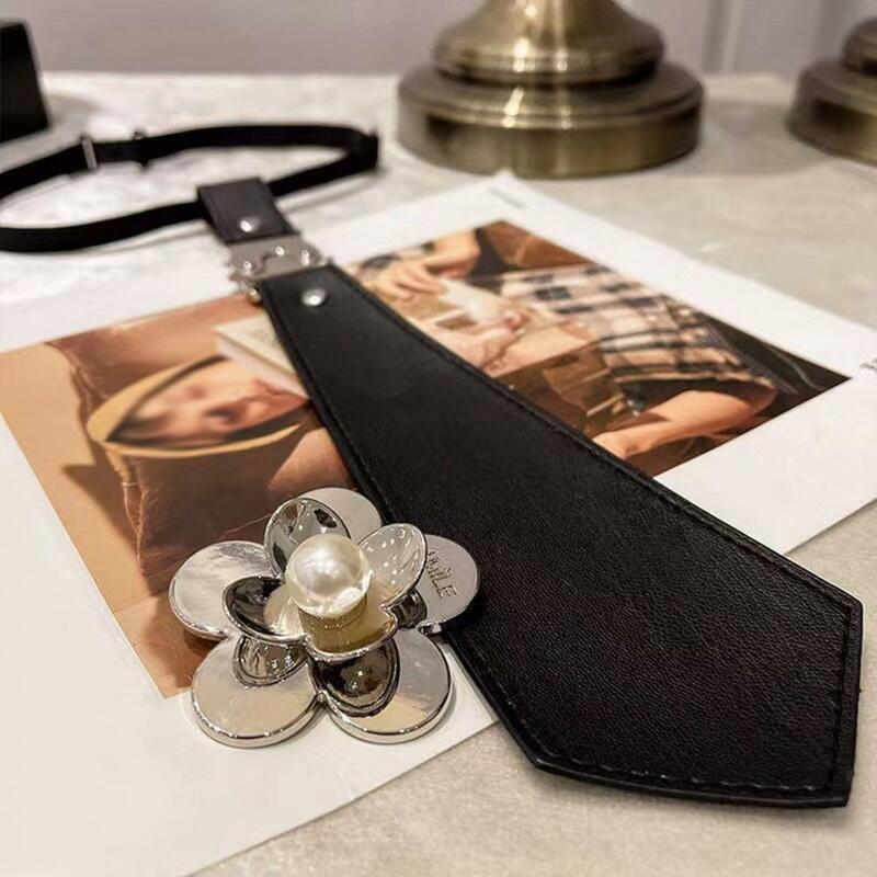 Imitation Leather Neckwear Japanese Punk Style Faux Leather Necktie with Metal Buckle Faux Pearl Flower Design Adjustable Women