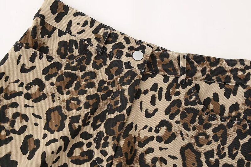 TRAFZA-Shorts vintage com estampa leopardo para mulheres, mini shorts com zíper, calças de botão de cintura alta, moda feminina de escritório, verão, 2022