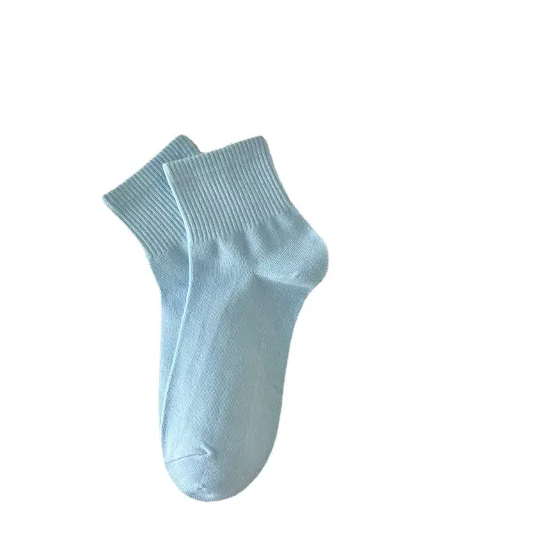 Socken Haufen Socken im Herbst, reine Baumwolle dünne reine Farbe, lange Socken tragen, schwarz und weiß Frühling und Herbst Frauen