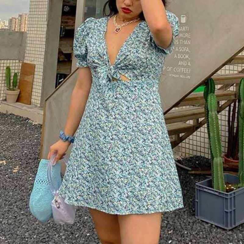 Retro Oversized New Women's Dress Looks Slim and Sexy in Summer European and American Deep V-shaped Floral Dress
