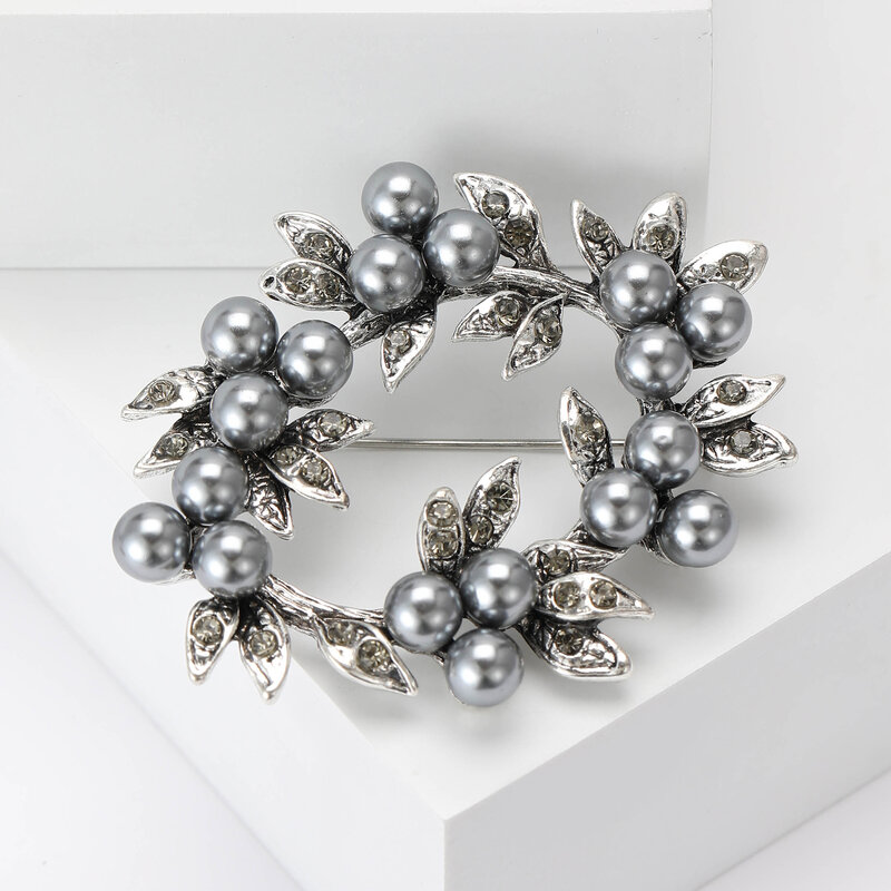 Vintage Pearl Wreath Brooches for Women Unisex Botanical Pins 2-color Available Casual Party Accessories Gifts