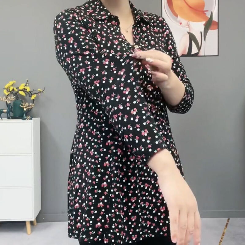 Blus Wanita Antik Bunga Kerah Polo Kaus Pullover Cetak Lengan Panjang Kancing Elegan Mode Tipis Pakaian Wanita Musim Gugur