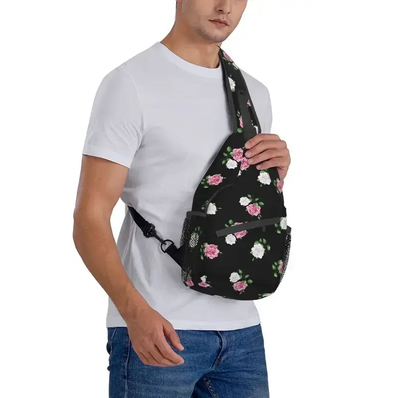 Мужской нагрудный рюкзак с лепестками роз и листьями